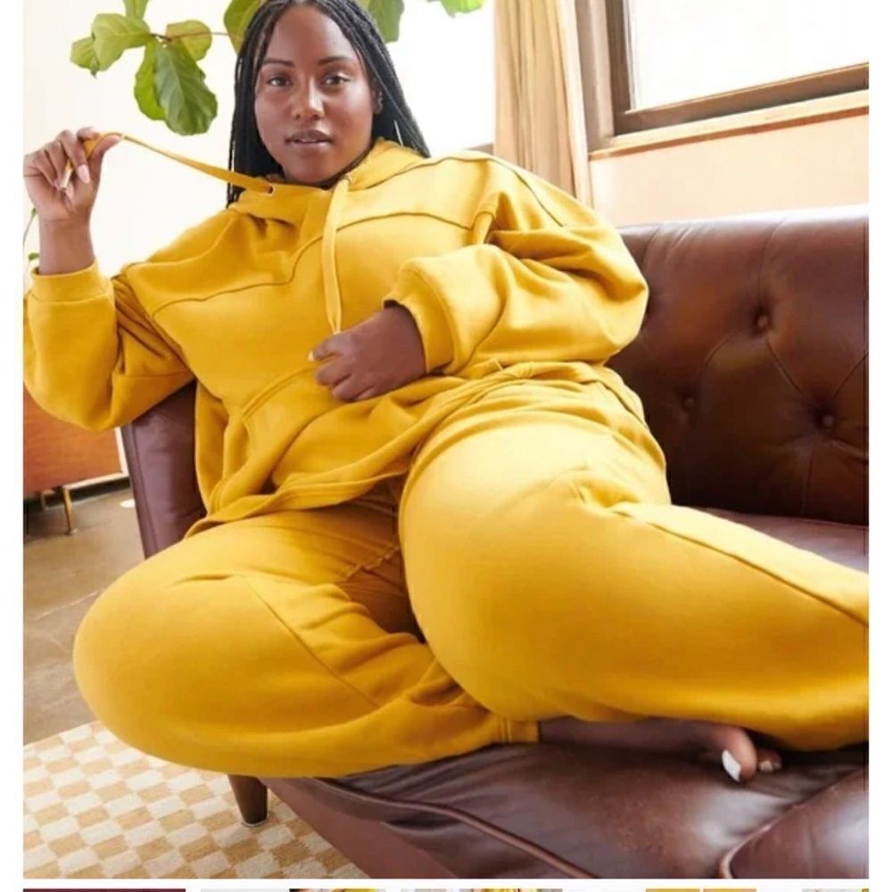 Savage X Fenty Honeycomb Yellow Xssential Rolled Cuff Jogger Sweatpants Size M - Picture 2 of 7